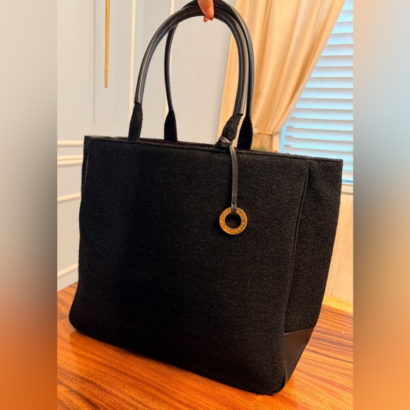 Givenchy Sherpa Tote from PARFUMS. Black Wool w Faux Leather & Red Interior nwot - Picture 14 of 16